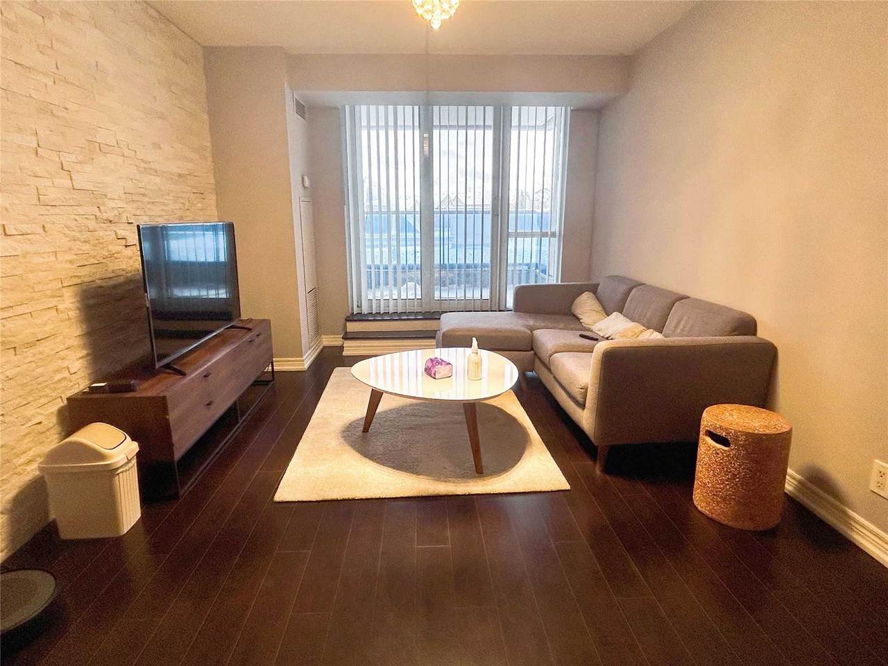 33 Cox Blvd - Photo 1