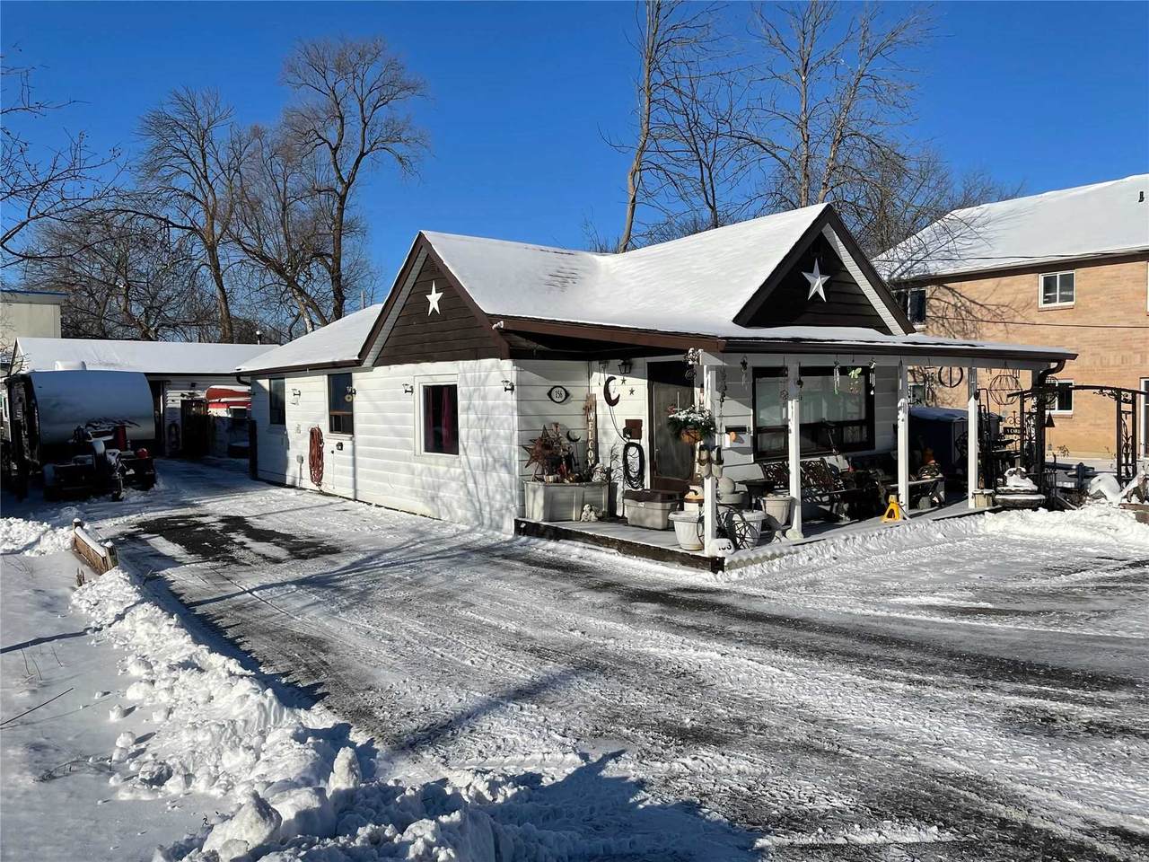 156 The Queenswy S St - Photo 1