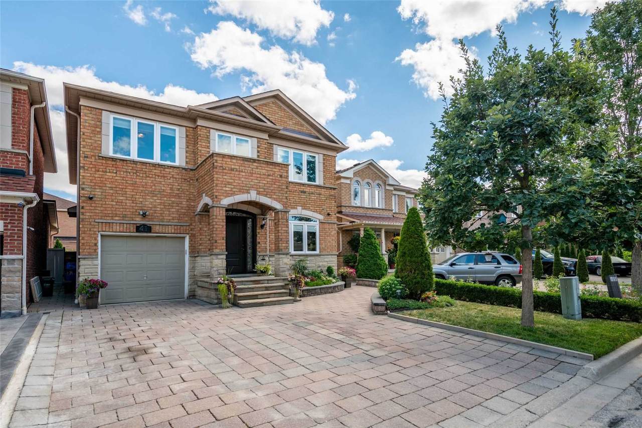 41 Reindeer Cres - Photo 1