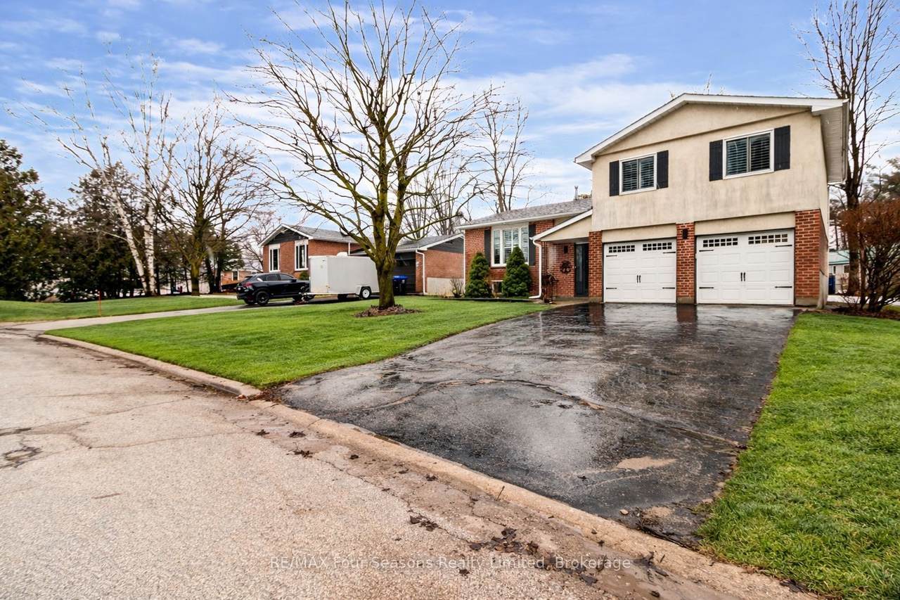 https://bt-photos.global.ssl.fastly.net/toronto/1280_boomver_1_S12879146-1.jpg