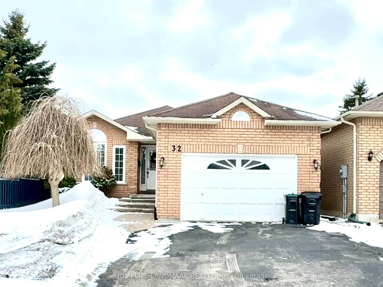 32 Simmons Crescent - Photo 1