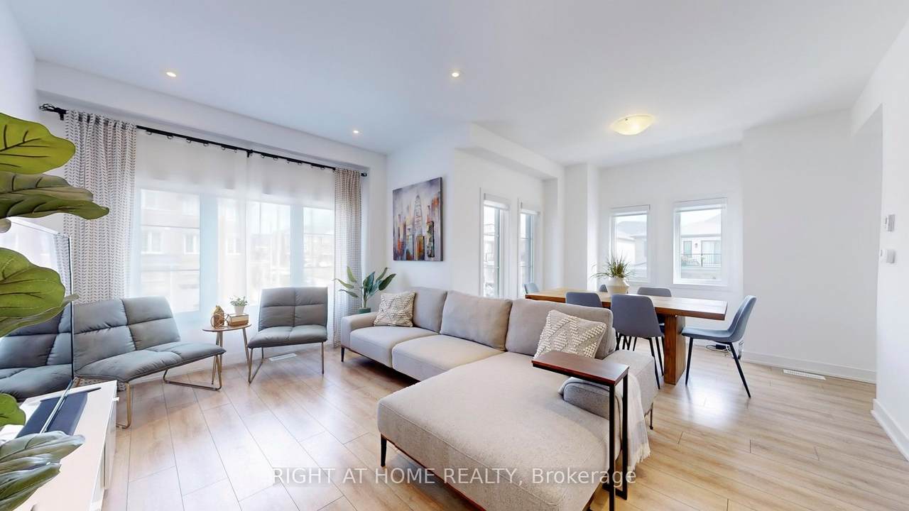 https://bt-photos.global.ssl.fastly.net/toronto/1280_boomver_1_S13564956-1.jpg