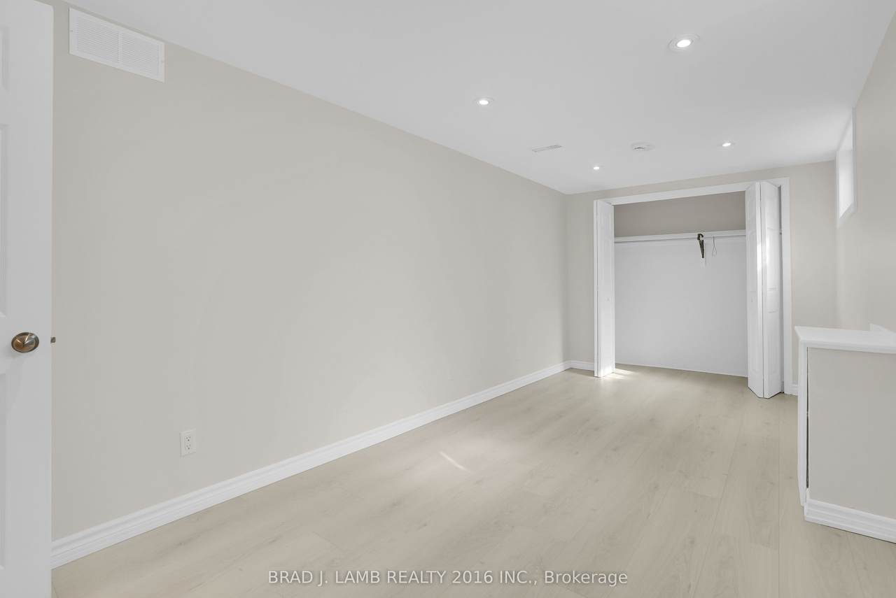 https://bt-photos.global.ssl.fastly.net/toronto/1280_boomver_1_S13616710-1.jpg