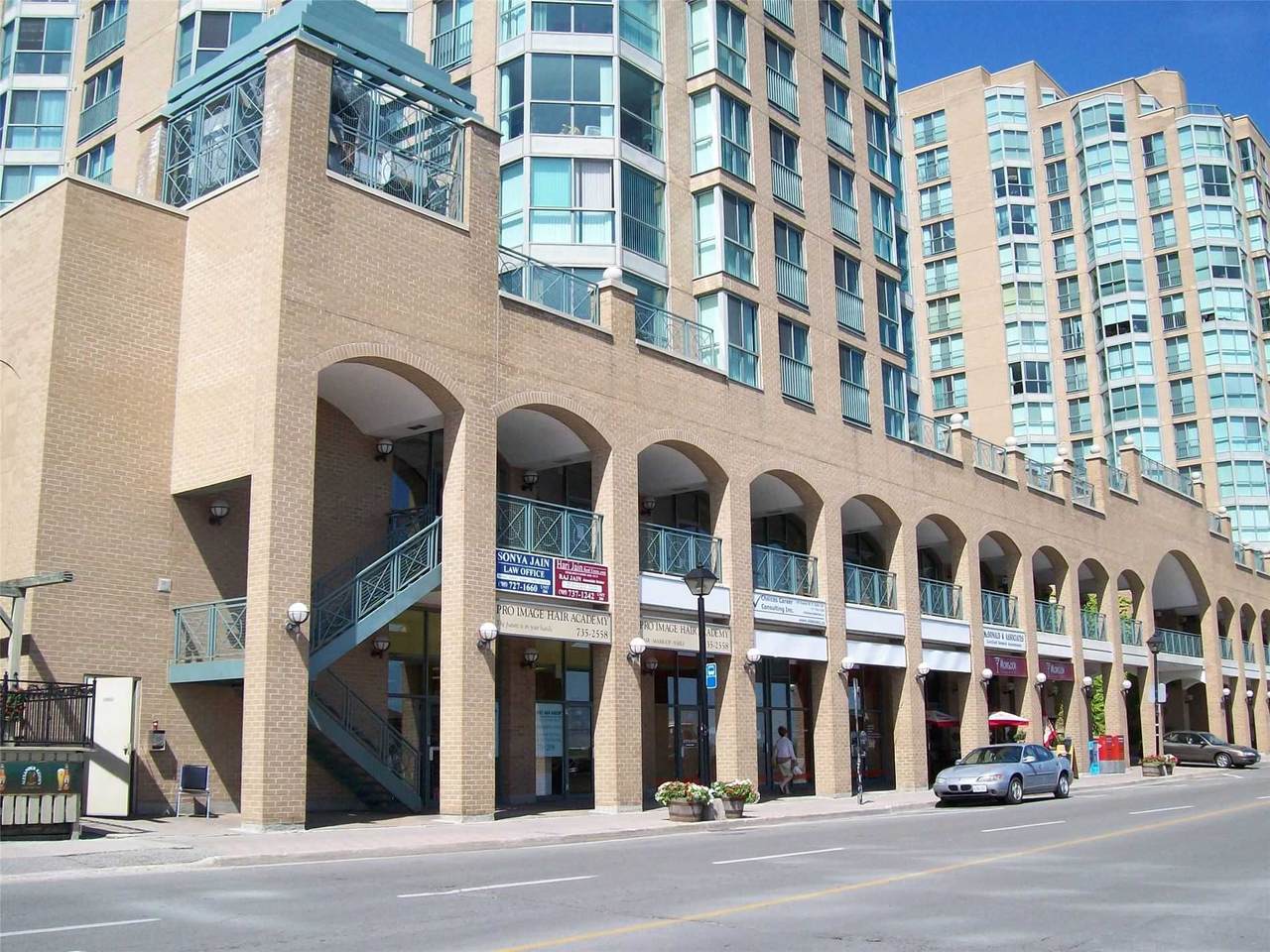 140 Dunlop St - Photo 1