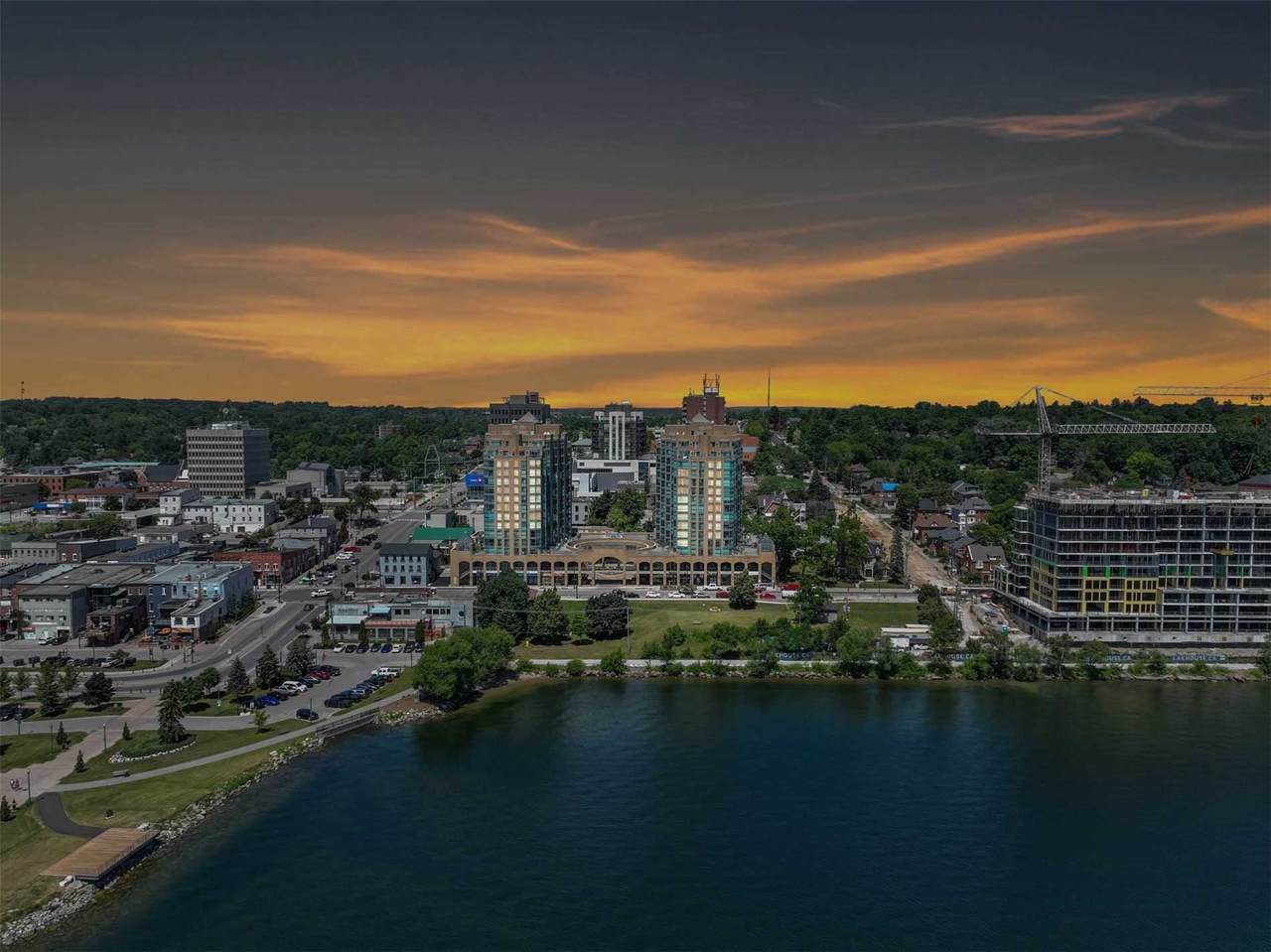 140 Dunlop St - Photo 1
