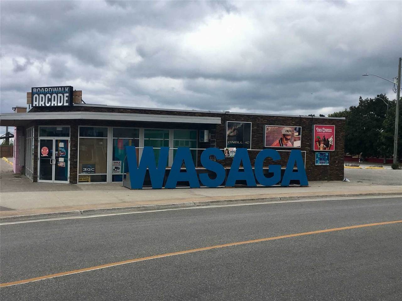 220 Main St - Photo 1