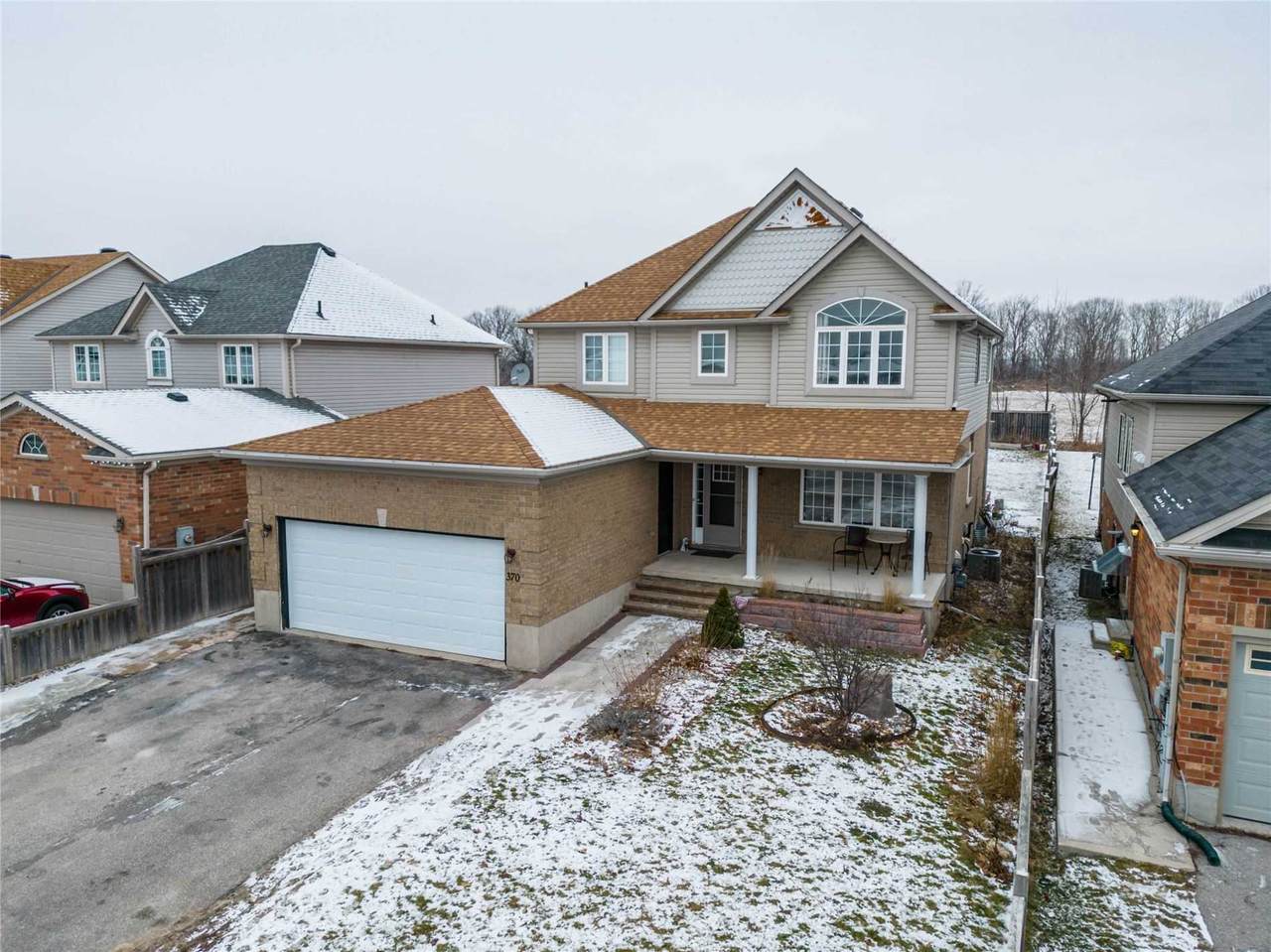 370 Georgian Dr - Photo 1