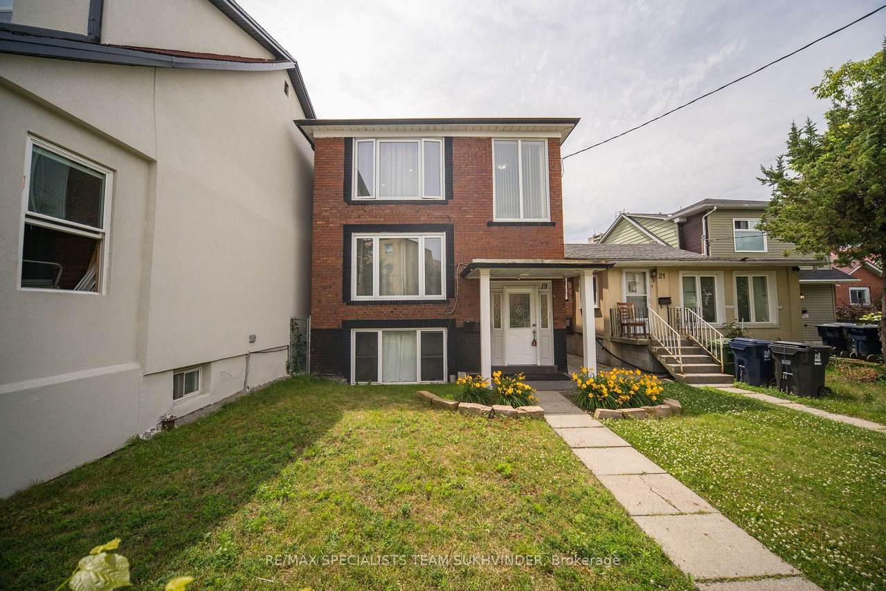 19 Buttonwood Avenue - Photo 1