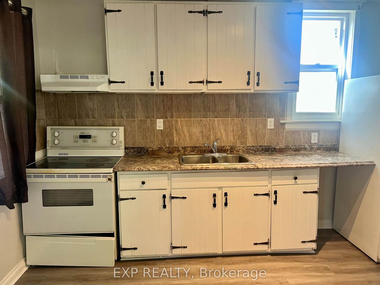 655 Browns Line - Photo 1