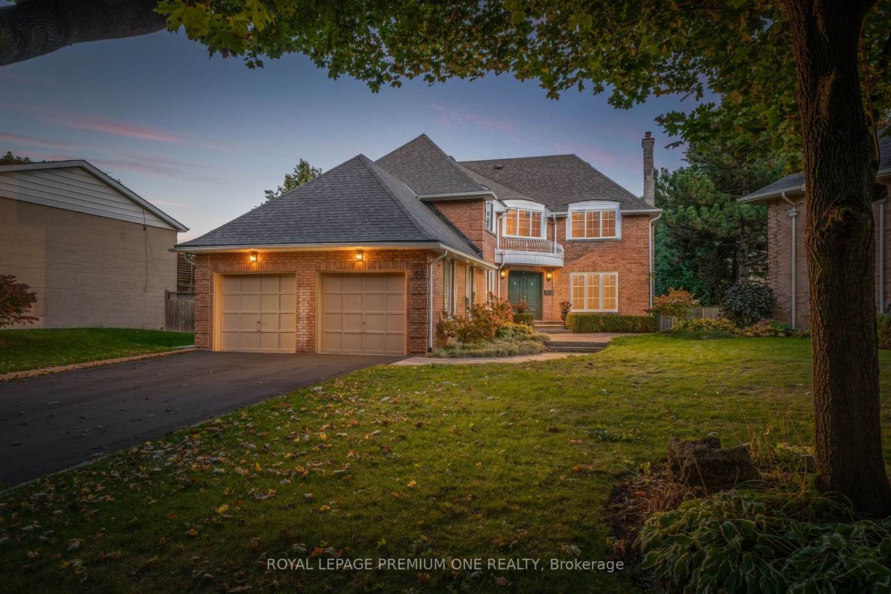 40 Parkend Avenue - Photo 1