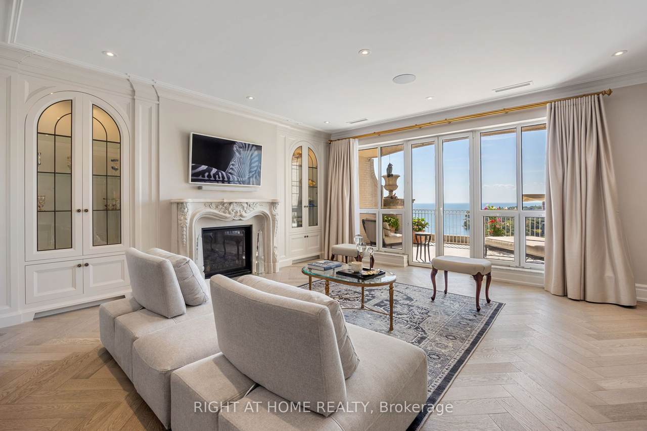 2287 Lake Shore Boulevard - Photo 1