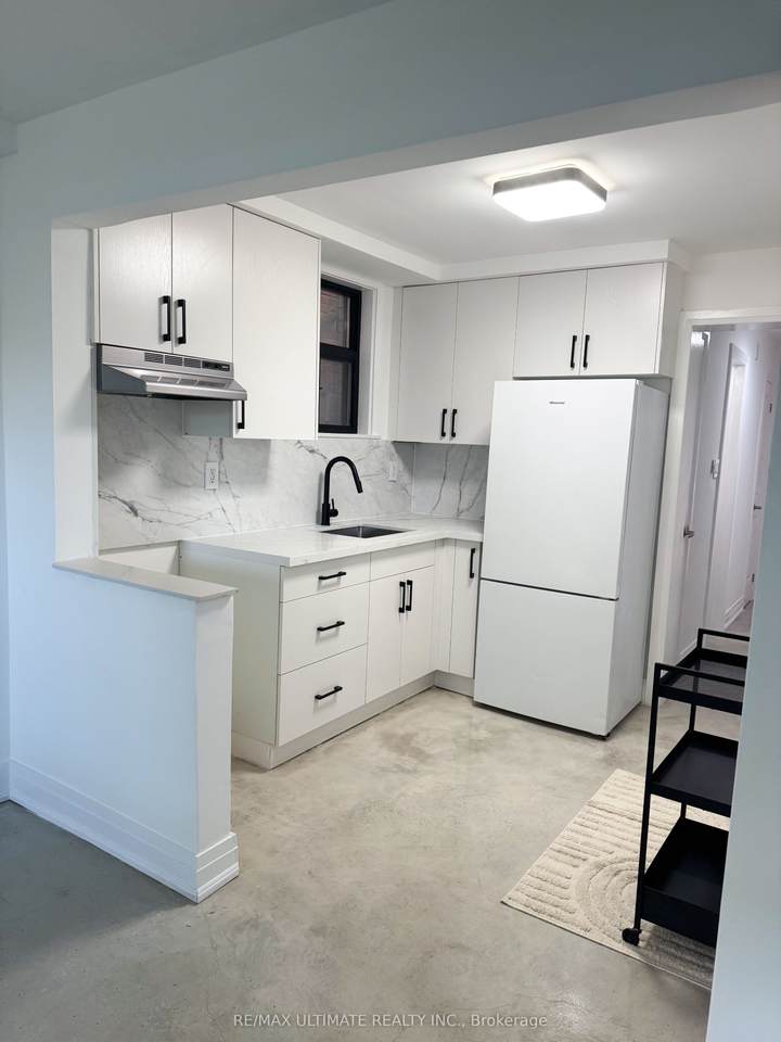 8 Carrington Avenue - Photo 1