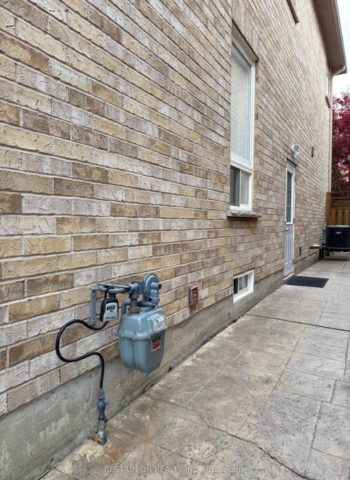 4894 Yorkshire Avenue - Photo 1