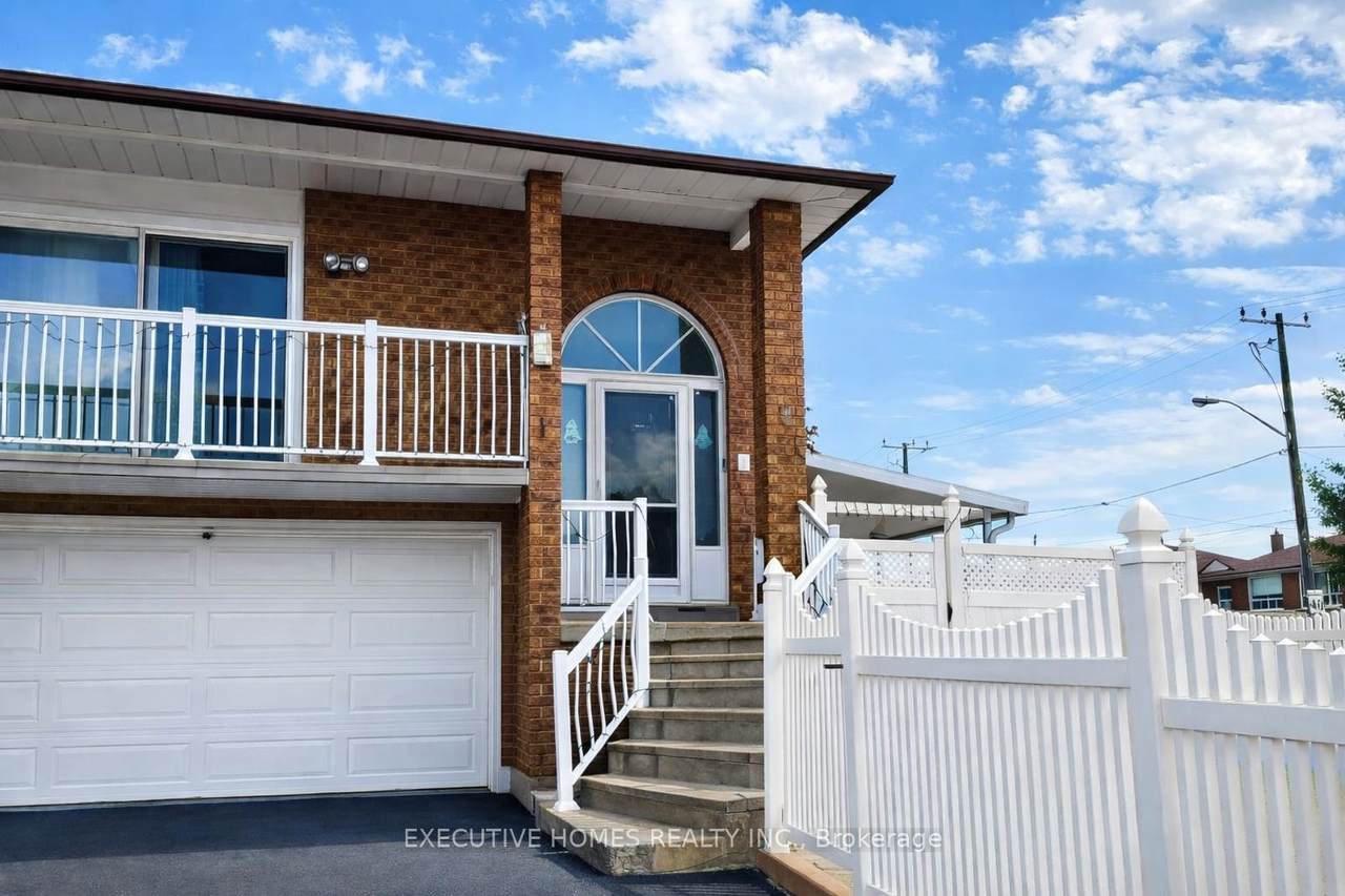 2 Clubhouse Court - Photo 1