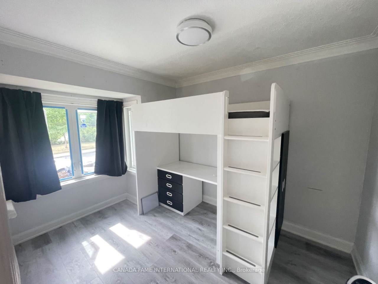 283 Harvie Avenue - Photo 1