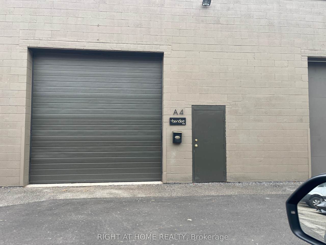 https://bt-photos.global.ssl.fastly.net/toronto/1280_boomver_1_W12776112-1.jpg