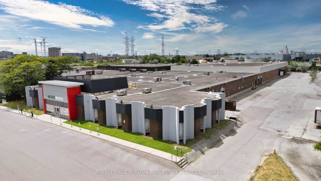 https://bt-photos.global.ssl.fastly.net/toronto/1280_boomver_1_W12806146-1.jpg