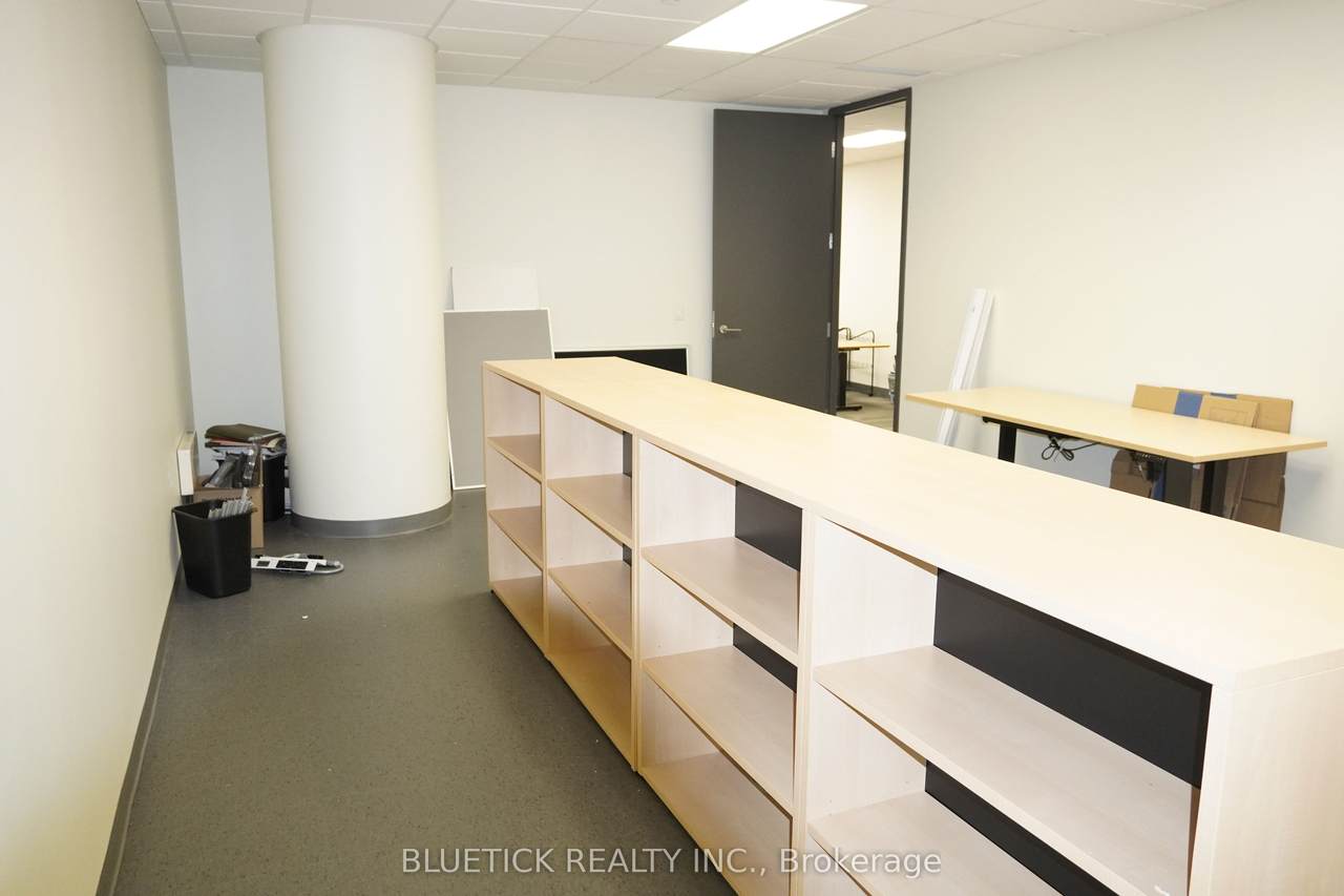 https://bt-photos.global.ssl.fastly.net/toronto/1280_boomver_1_W12824776-1.jpg
