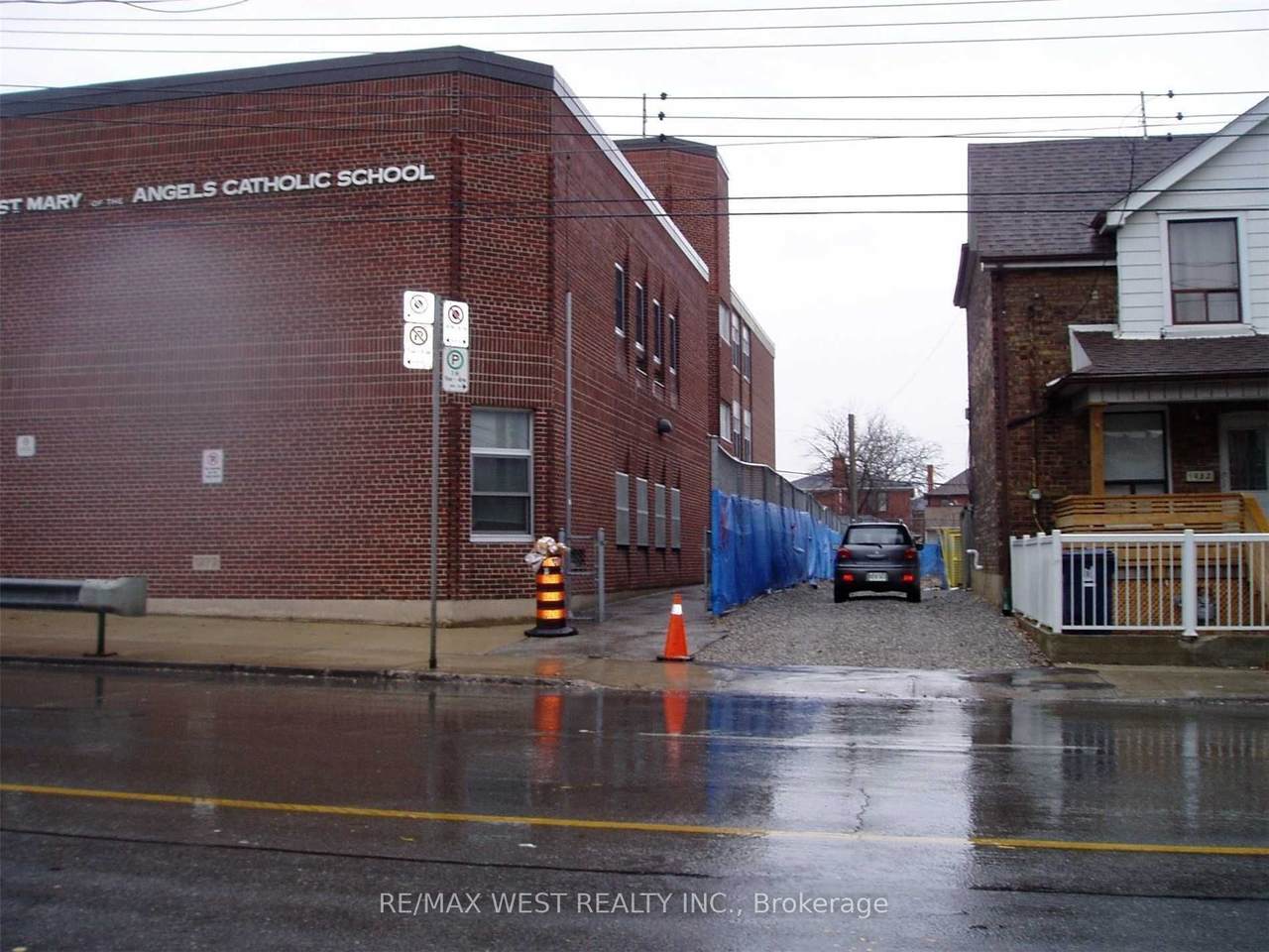 https://bt-photos.global.ssl.fastly.net/toronto/orig_boomver_1_W12841196-1.jpg