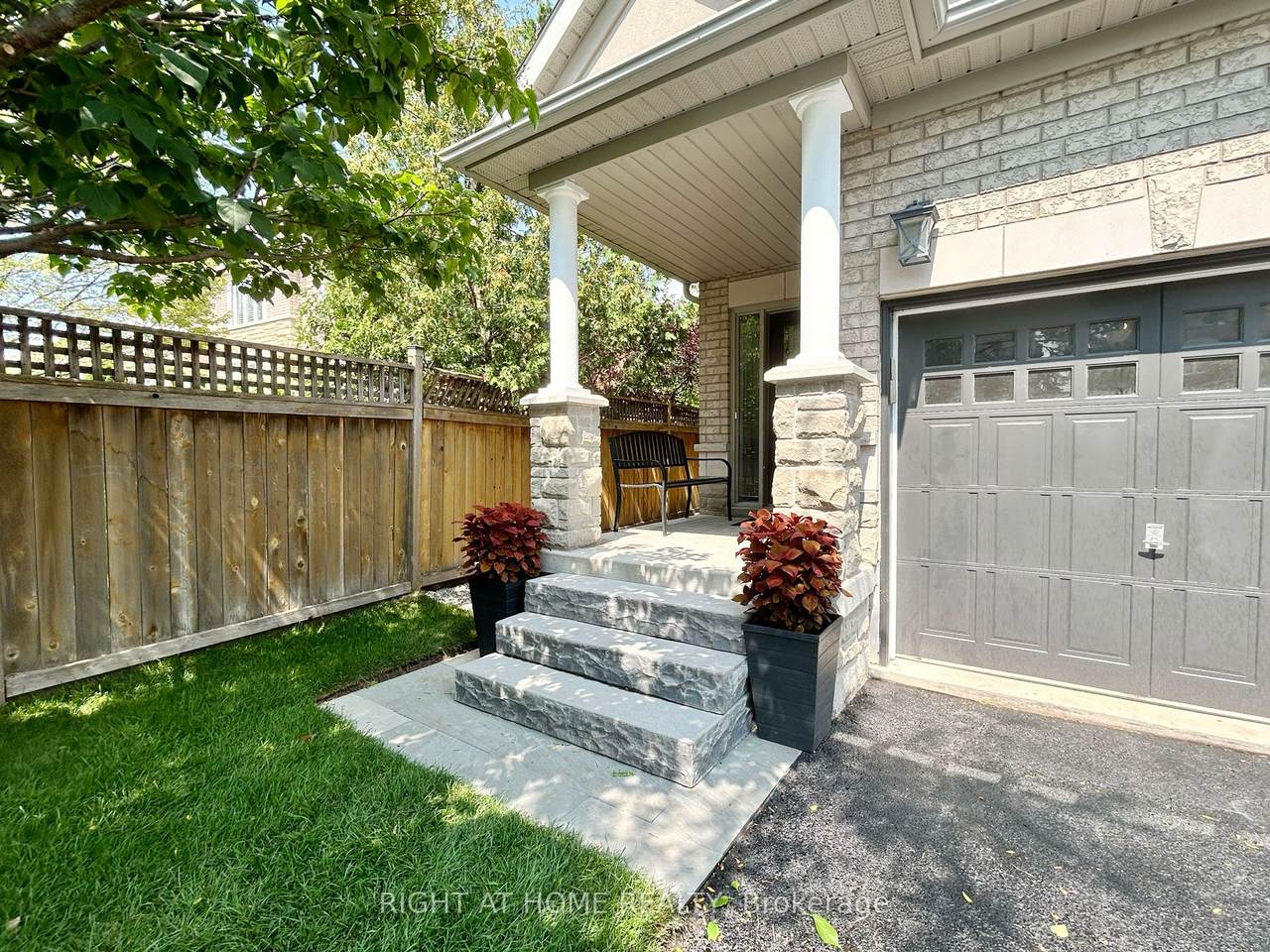 https://bt-photos.global.ssl.fastly.net/toronto/1280_boomver_1_W12843064-1.jpg