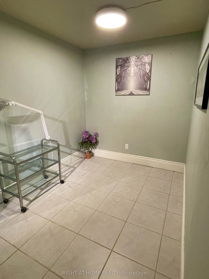 https://bt-photos.global.ssl.fastly.net/toronto/1280_boomver_1_W12844684-1.jpg