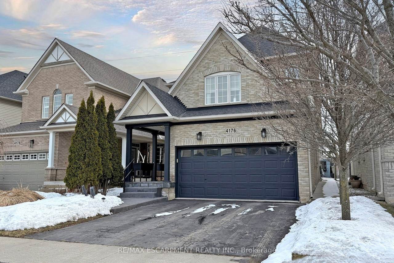 4176 Saunders Crescent - Photo 1