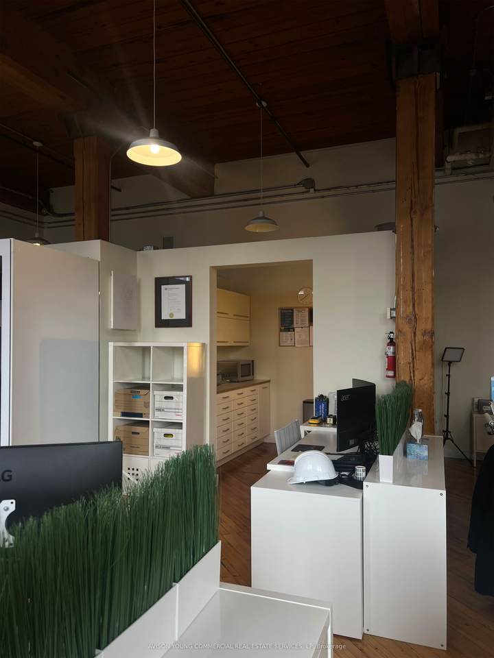 https://bt-photos.global.ssl.fastly.net/toronto/1280_boomver_1_W12850390-1.jpg