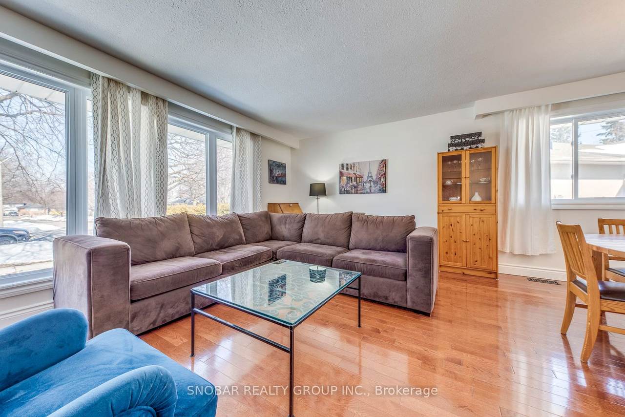 https://bt-photos.global.ssl.fastly.net/toronto/1280_boomver_1_W12852372-1.jpg
