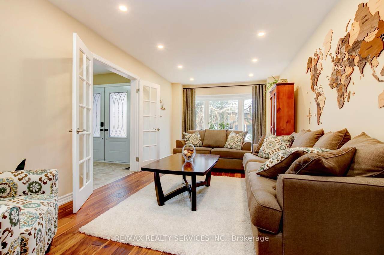 https://bt-photos.global.ssl.fastly.net/toronto/1280_boomver_1_W12949130-1.jpg
