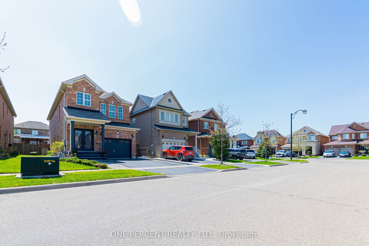 https://bt-photos.global.ssl.fastly.net/toronto/1280_boomver_1_W12949212-1.jpg