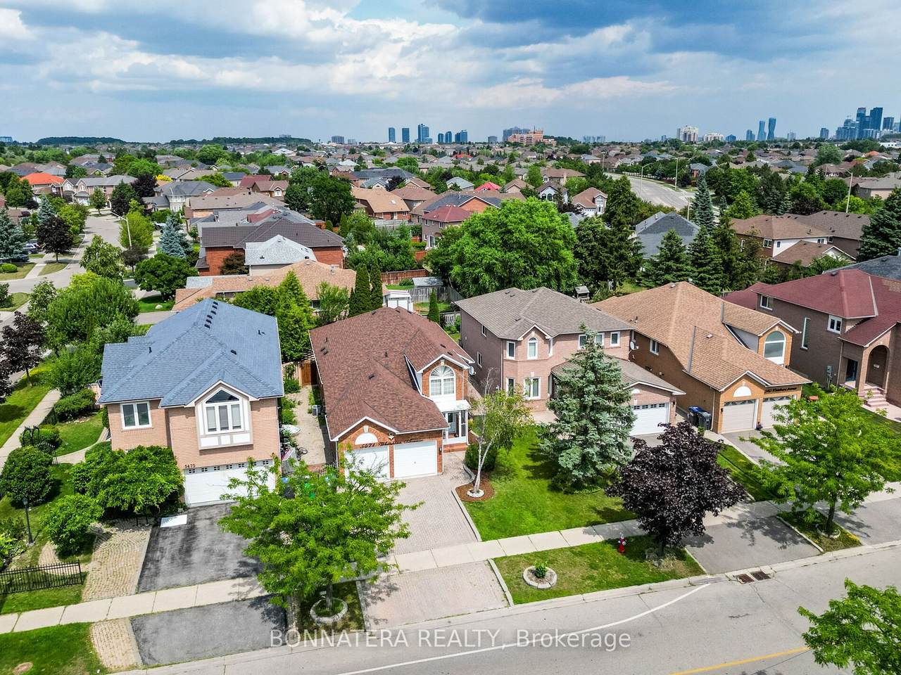 https://bt-photos.global.ssl.fastly.net/toronto/1280_boomver_1_W12949816-1.jpg