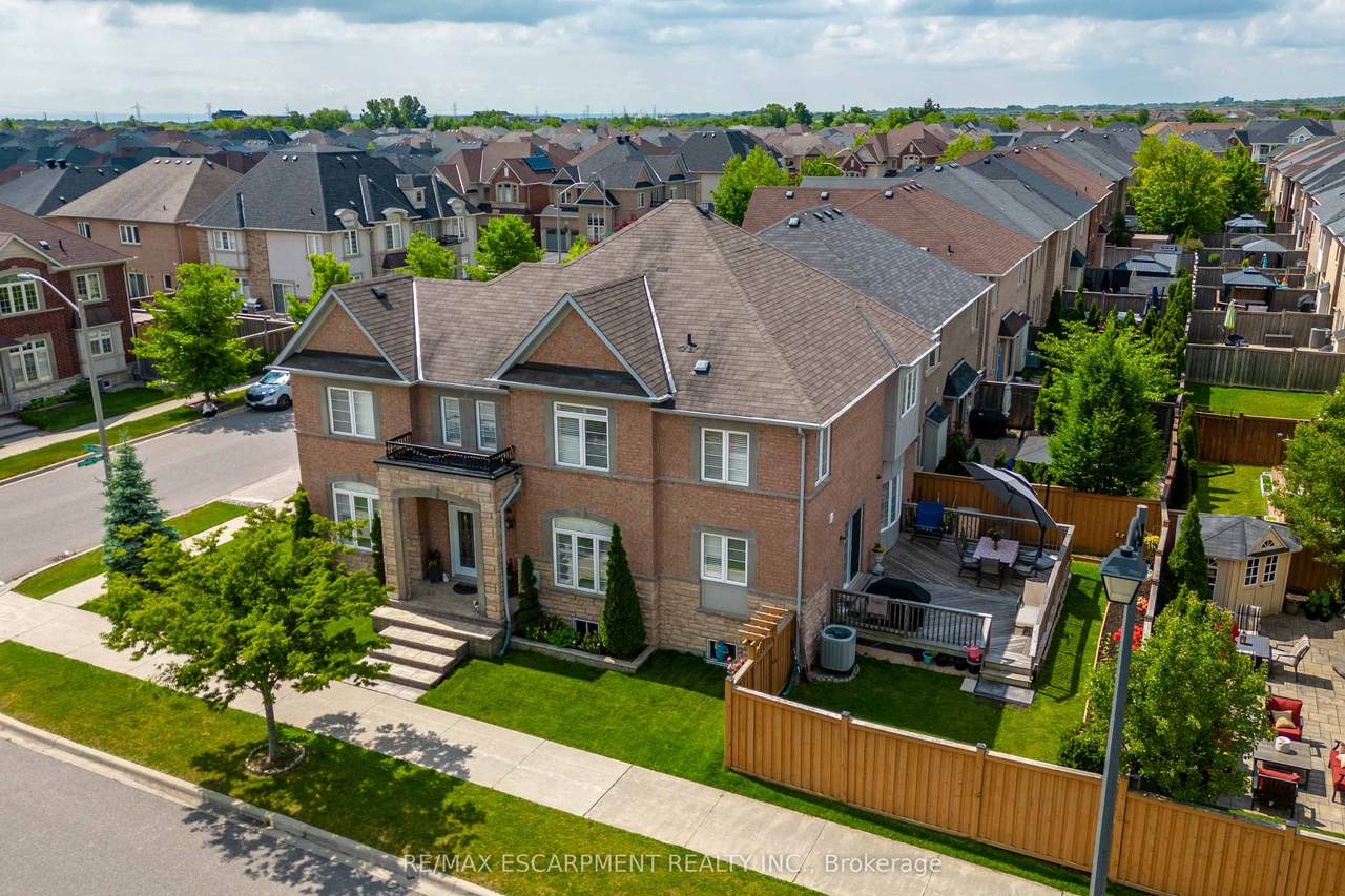 3220 Sorrento Crescent - Photo 1