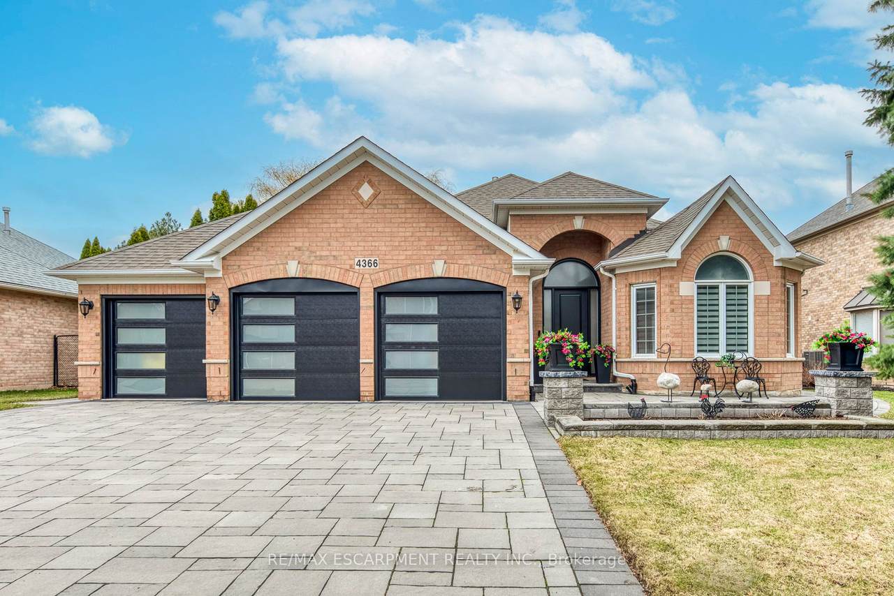 4366 Latimer Crescent - Photo 1