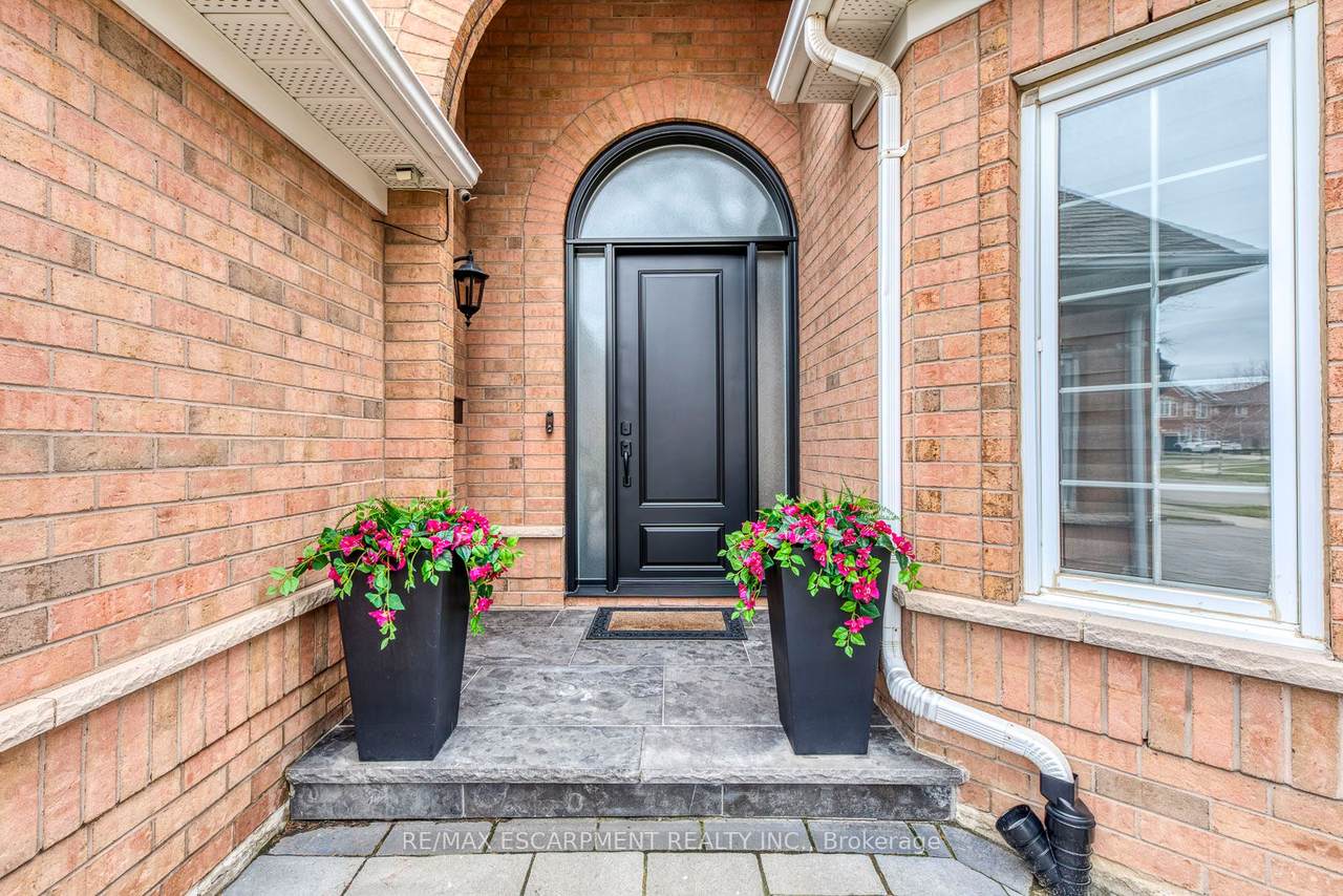 https://bt-photos.global.ssl.fastly.net/toronto/1280_boomver_1_W12951882-1.jpg