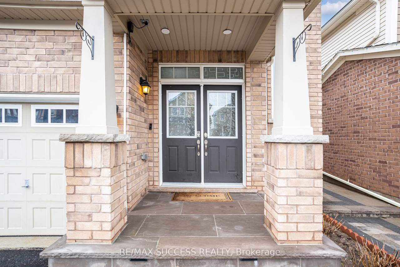 https://bt-photos.global.ssl.fastly.net/toronto/1280_boomver_1_W13005316-1.jpg