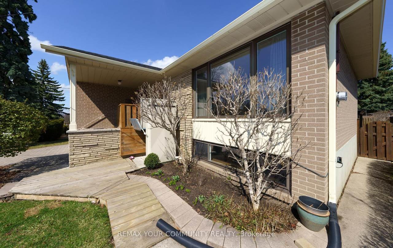 https://bt-photos.global.ssl.fastly.net/toronto/1280_boomver_1_W13007522-1.jpg