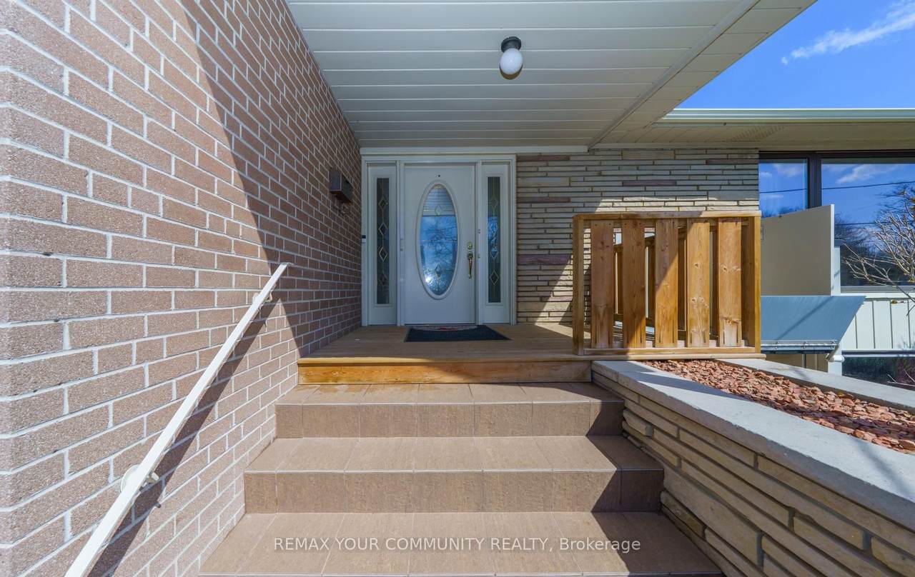https://bt-photos.global.ssl.fastly.net/toronto/1280_boomver_1_W13007522-1.jpg