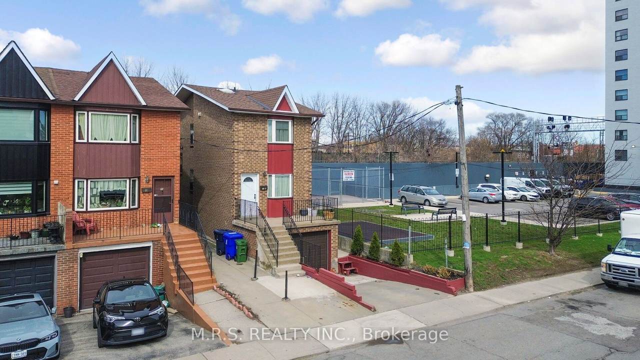 https://bt-photos.global.ssl.fastly.net/toronto/1280_boomver_1_W13010398-1.jpg
