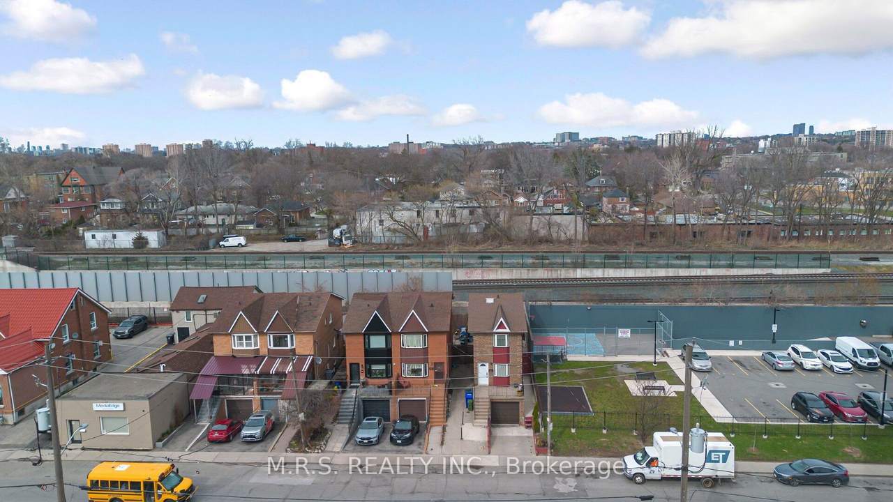 https://bt-photos.global.ssl.fastly.net/toronto/1280_boomver_1_W13010398-1.jpg