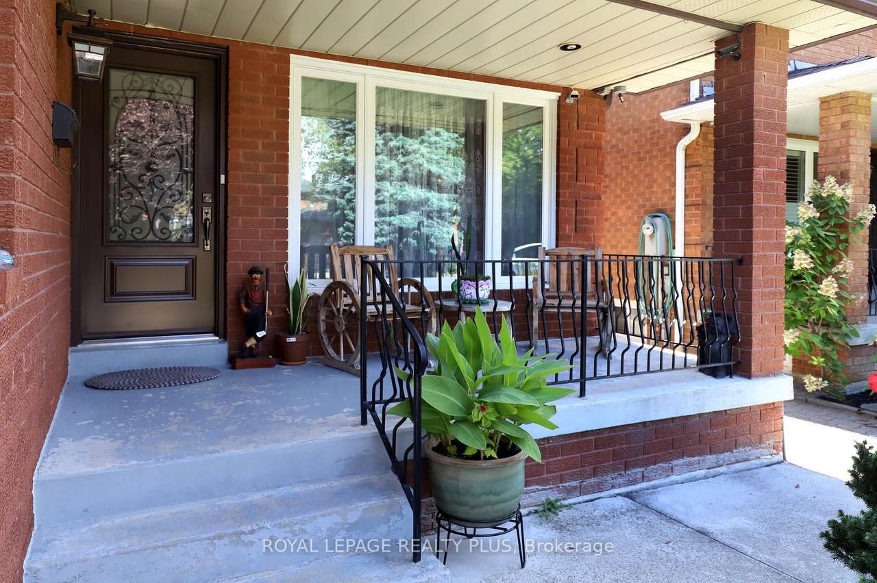 https://bt-photos.global.ssl.fastly.net/toronto/1280_boomver_1_W13011304-1.jpg