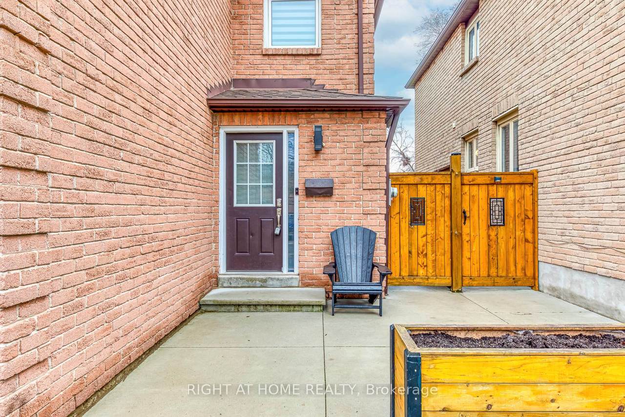 https://bt-photos.global.ssl.fastly.net/toronto/1280_boomver_1_W13011330-1.jpg