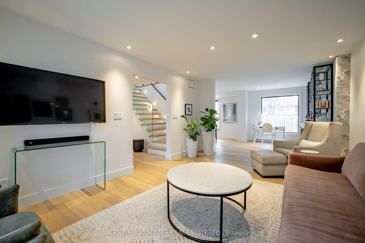 https://bt-photos.global.ssl.fastly.net/toronto/1280_boomver_1_W13011664-1.jpg