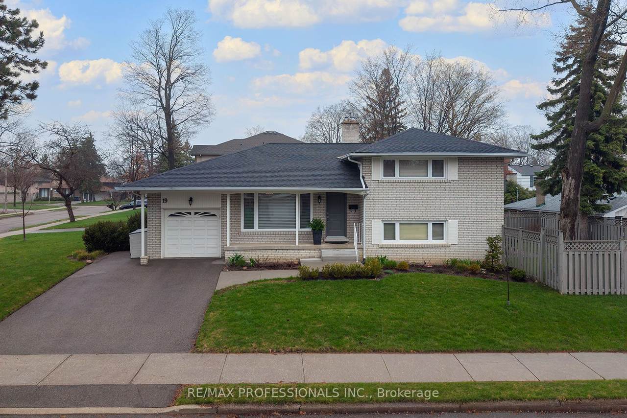 19 Boxwood Road - Photo 1