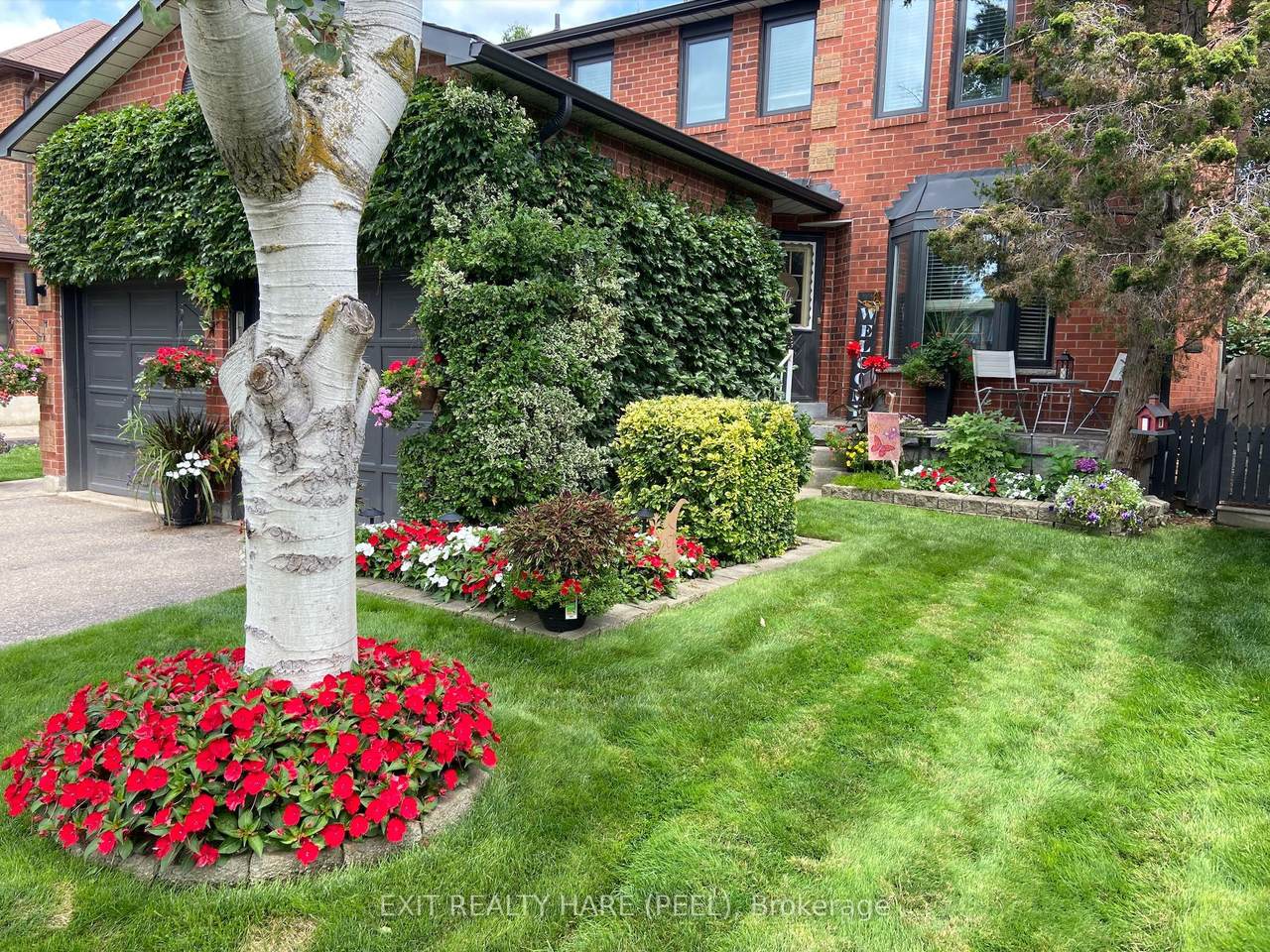 77 Lord Simcoe Drive - Photo 1