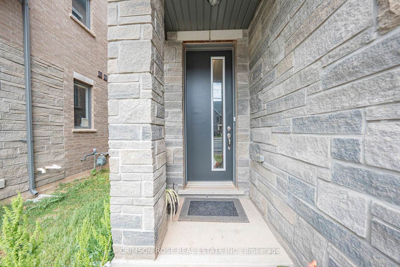 https://bt-photos.global.ssl.fastly.net/toronto/1280_boomver_1_W13443570-1.jpg