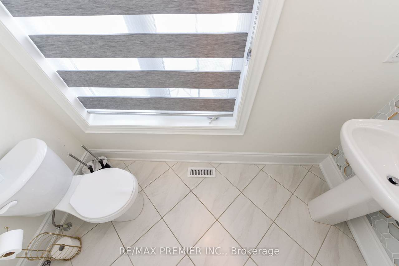 https://bt-photos.global.ssl.fastly.net/toronto/1280_boomver_1_W13452678-1.jpg