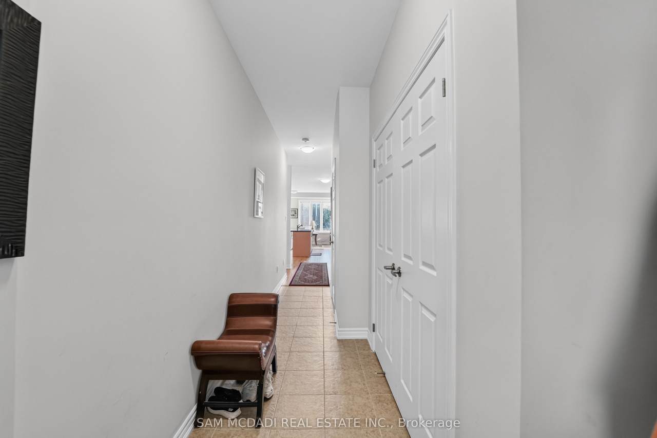 https://bt-photos.global.ssl.fastly.net/toronto/1280_boomver_1_W13505838-1.jpg