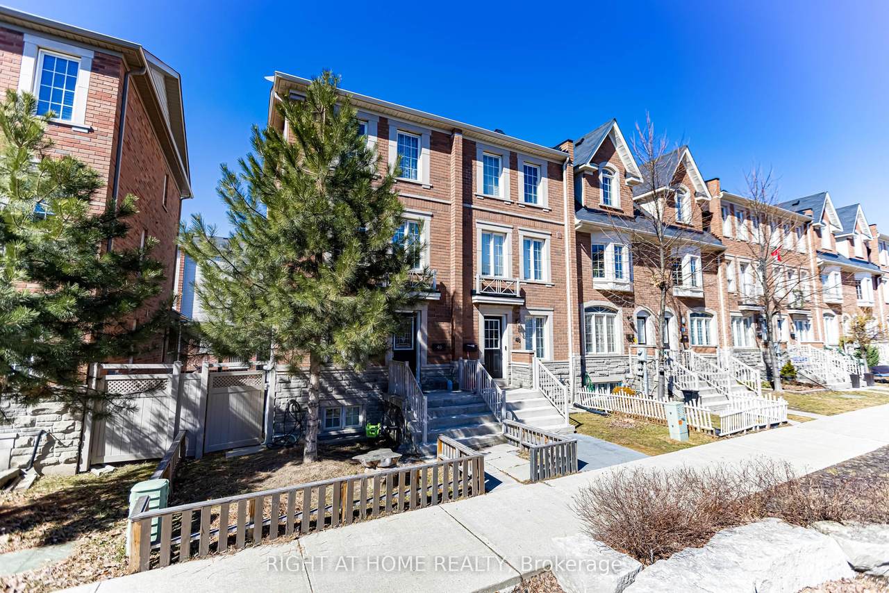 https://bt-photos.global.ssl.fastly.net/toronto/1280_boomver_1_W13511636-1.jpg