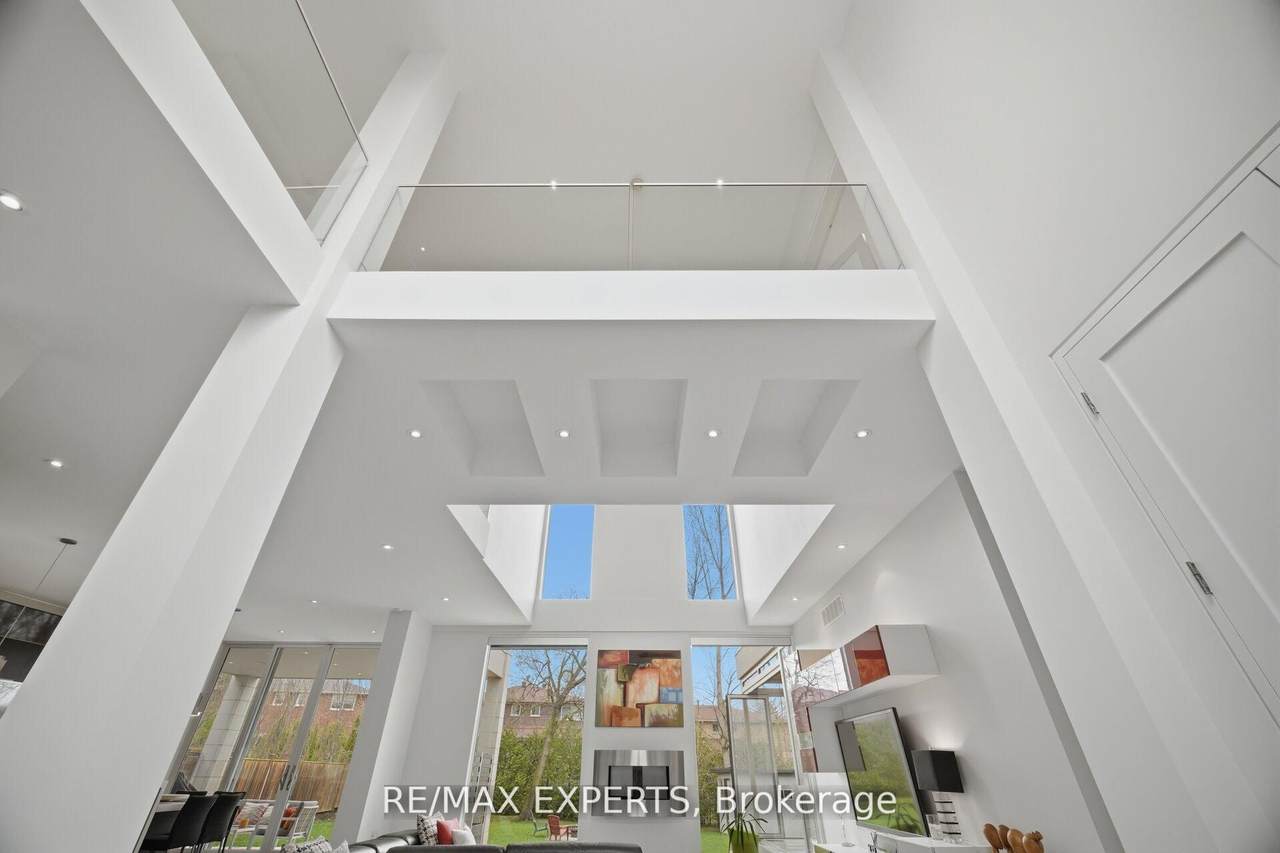 https://bt-photos.global.ssl.fastly.net/toronto/1280_boomver_1_W13512568-1.jpg