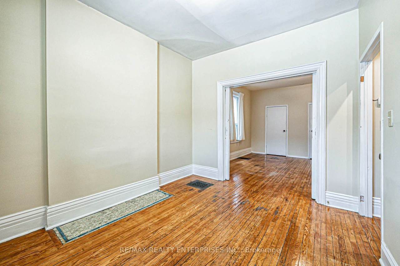 https://bt-photos.global.ssl.fastly.net/toronto/1280_boomver_1_W13513340-1.jpg